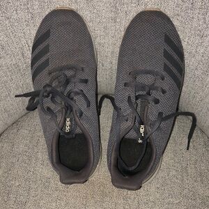 Women addidas running shoes in excellent condition size 7.5